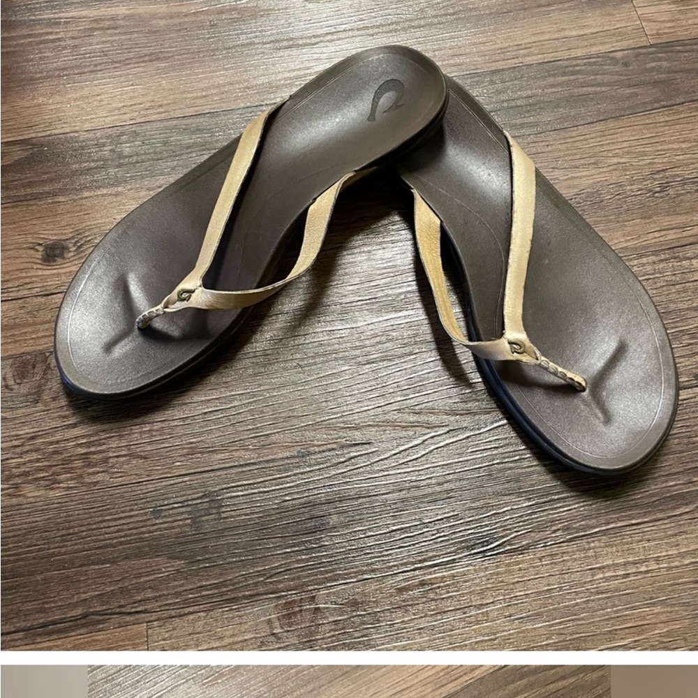 Women's Tan Flip Flops
